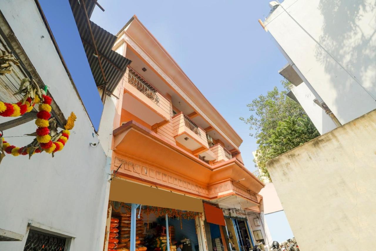 Oyo 75390 Bhavani Rest Rooms Secunderabad Exterior photo